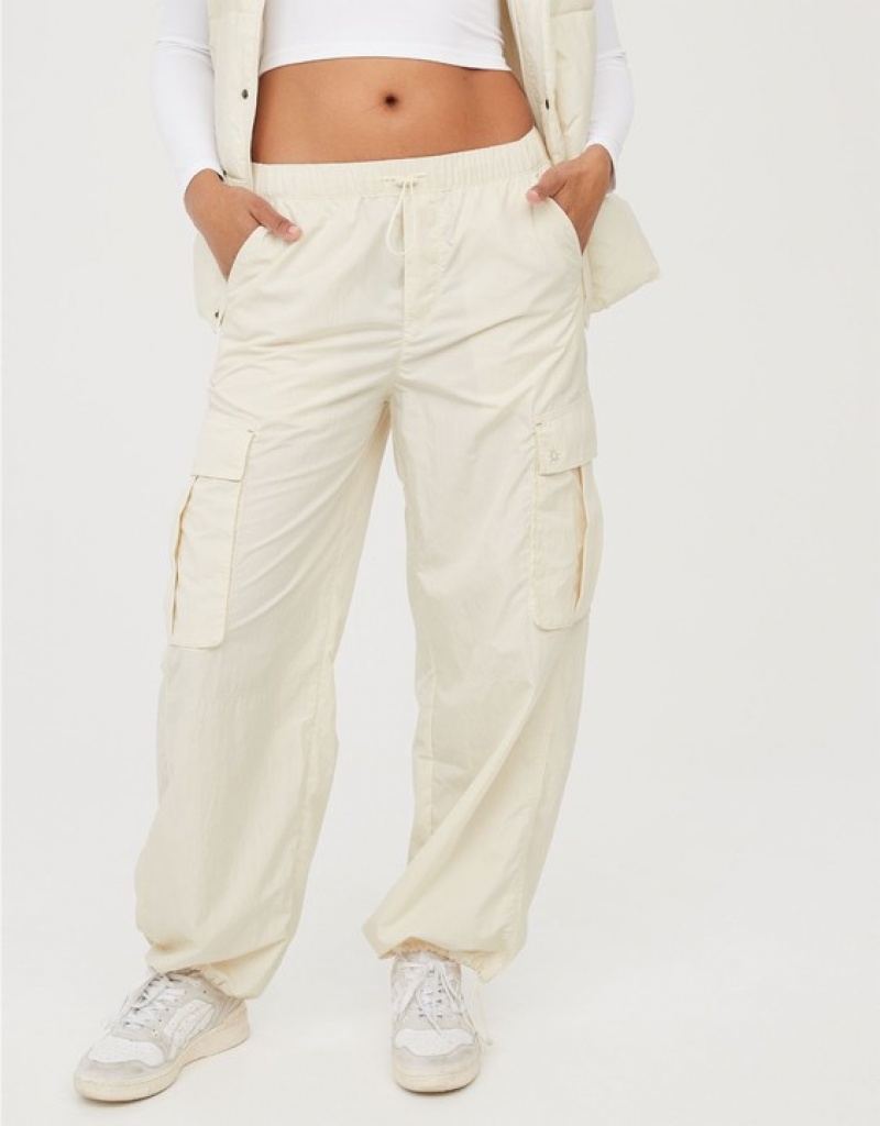 Aerie OFFLINE By Chill Moves Cargo Pants White | BVO-306154