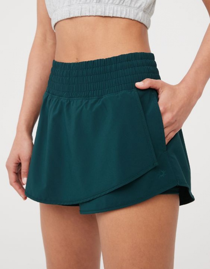 Aerie OFFLINE By High Rise Hot Stuff Shorts Deep Green | RKD-201349